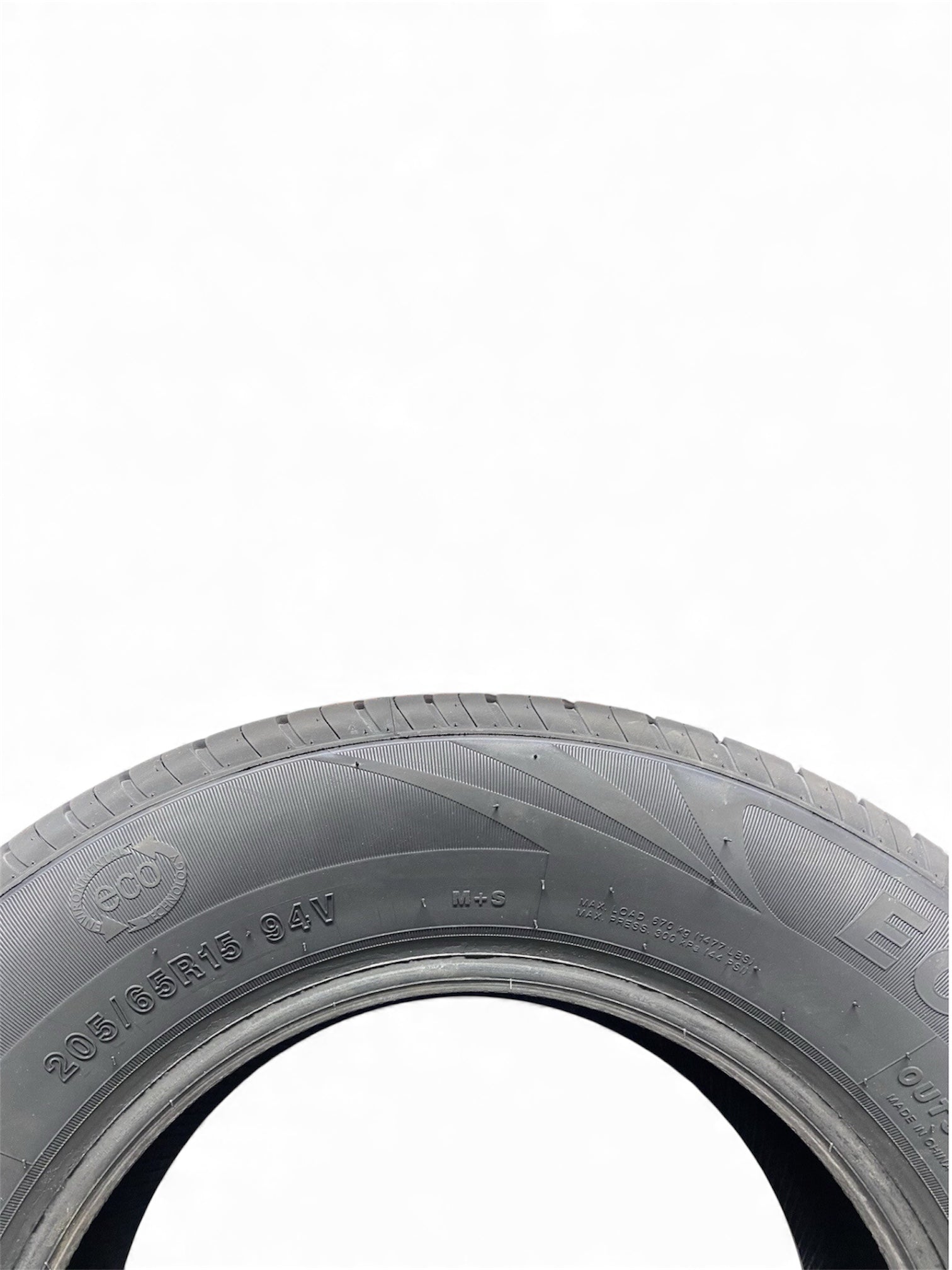 205/65R15 SONIX 94V 205/65R15 BRAND NEW M+S TYRE