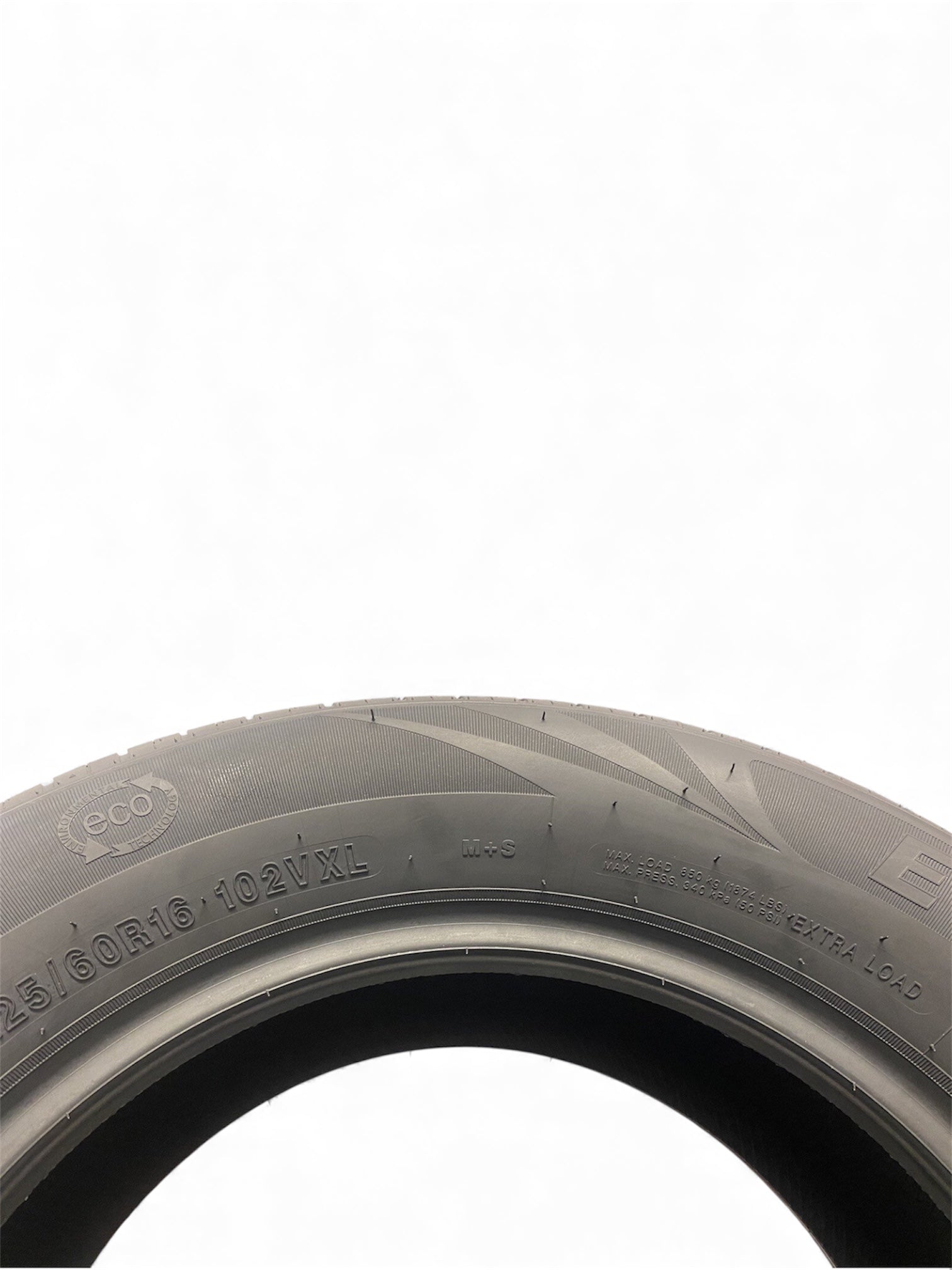 225/60R16 SONIX 102V XL BRAND NEW M+S TYRE